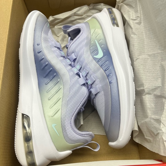 Women’s Nike Air Max Axis Prem- Brand new in box- Size 6.5 - Picture 4 of 11
